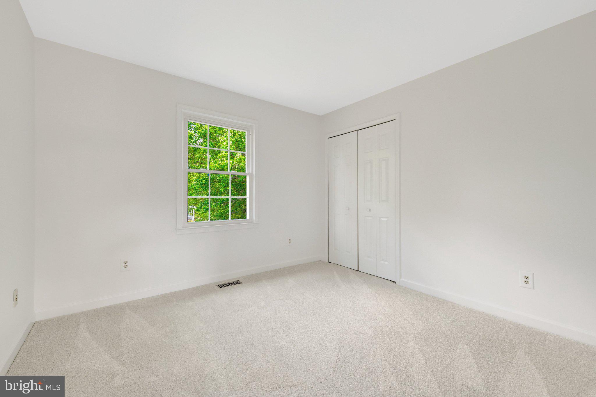 ASHBURN FARM - Residential