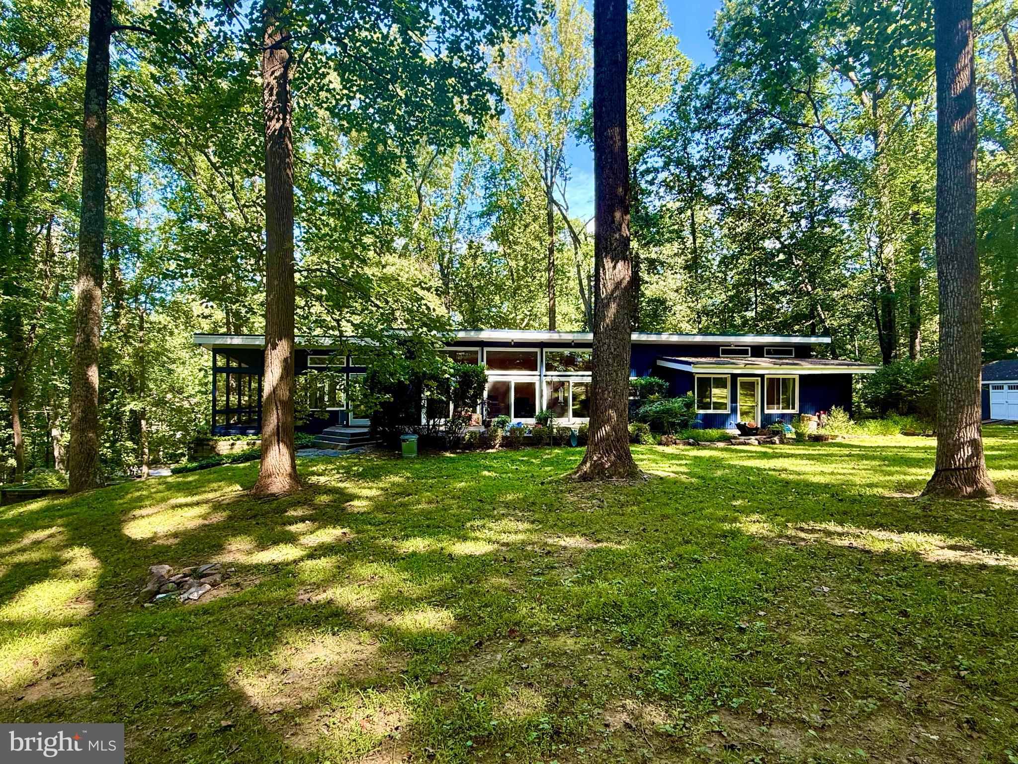 3 CHARTWELL COURT