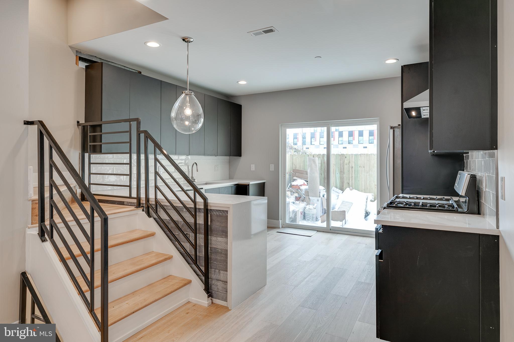 OLDE KENSINGTON - Residential Lease