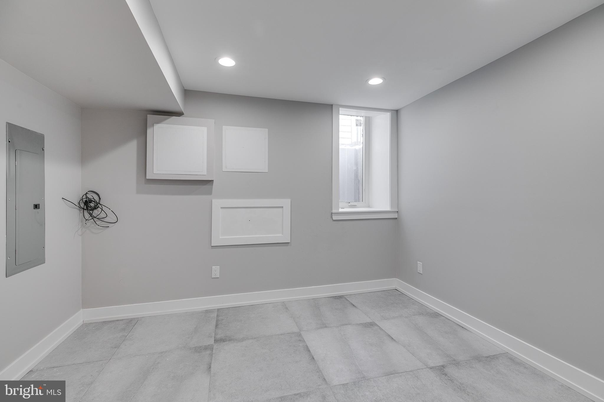 OLDE KENSINGTON - Residential Lease