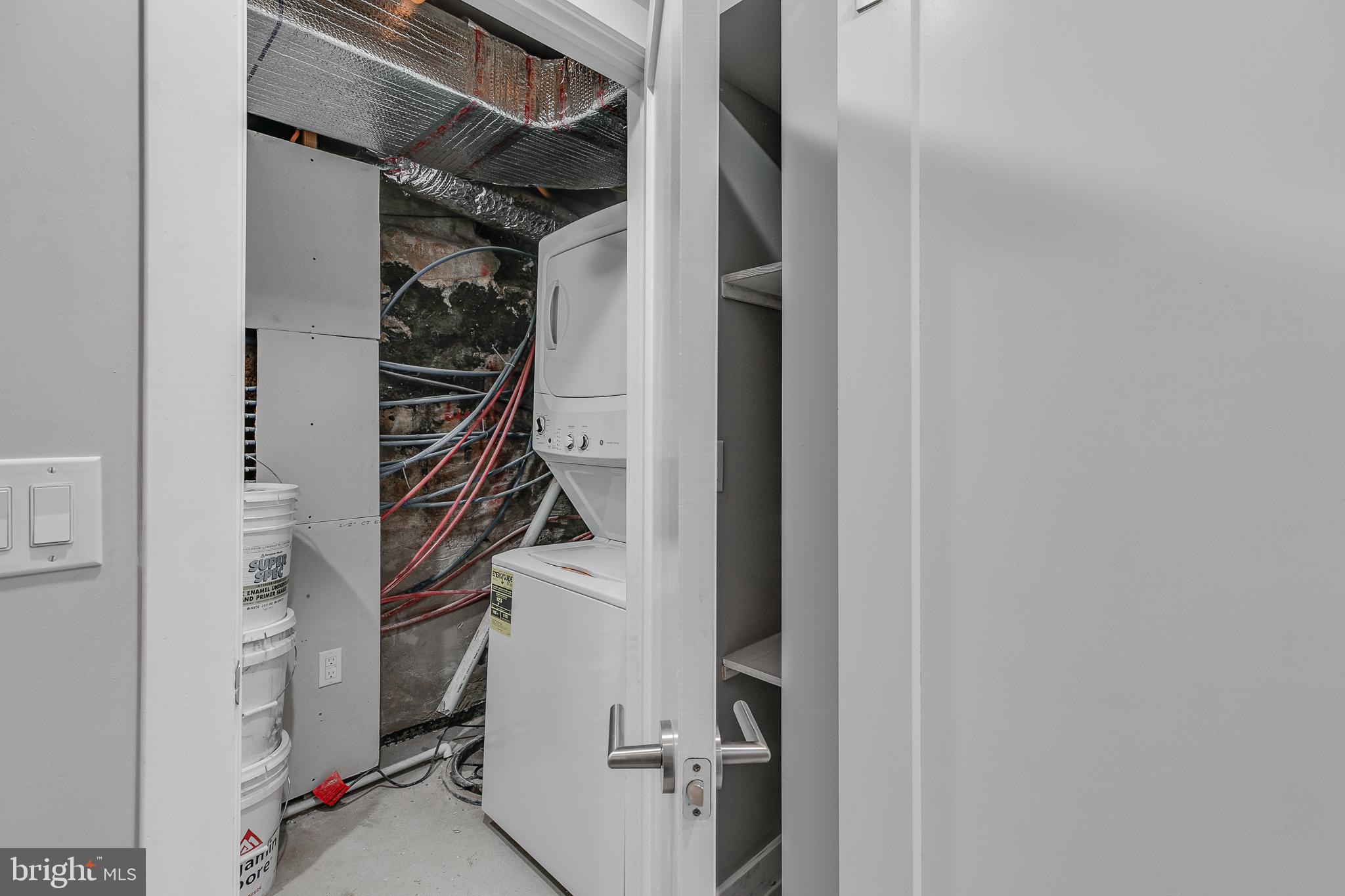 OLDE KENSINGTON - Residential Lease