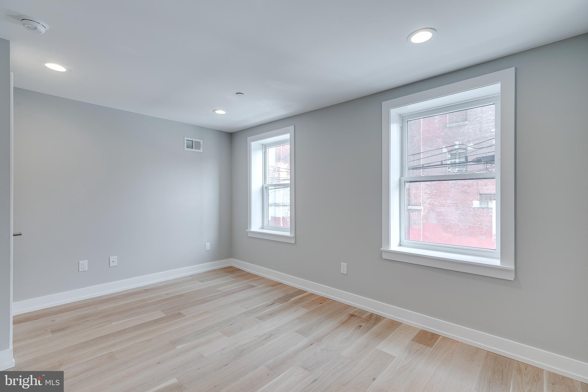 OLDE KENSINGTON - Residential Lease