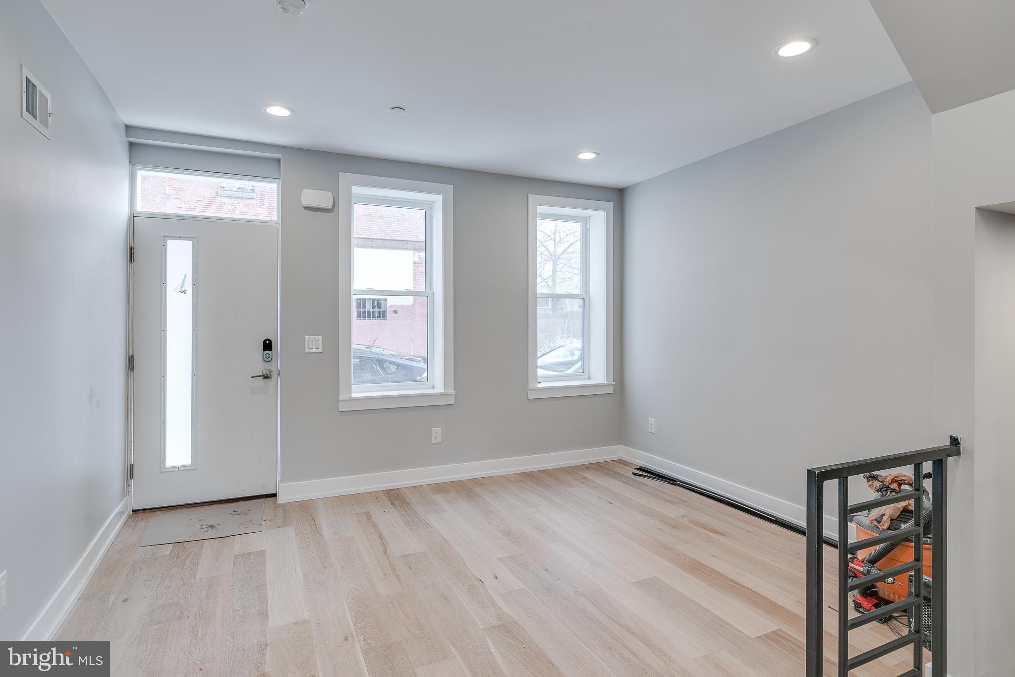 OLDE KENSINGTON - Residential Lease