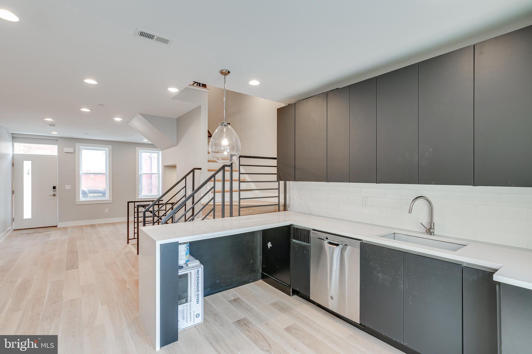 OLDE KENSINGTON - Residential Lease