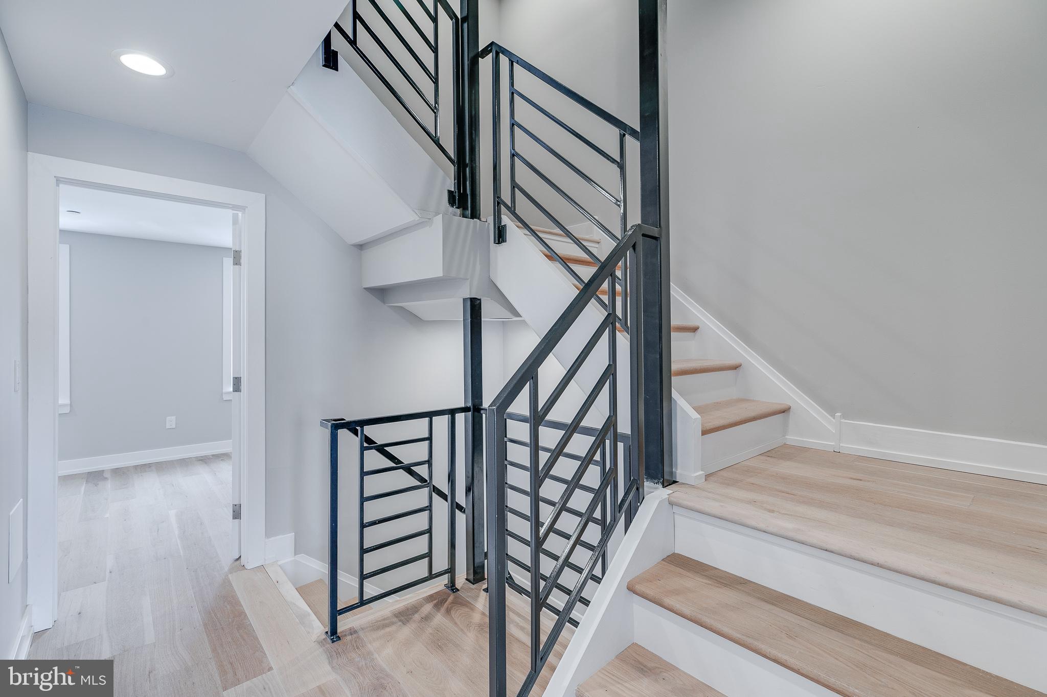 OLDE KENSINGTON - Residential Lease