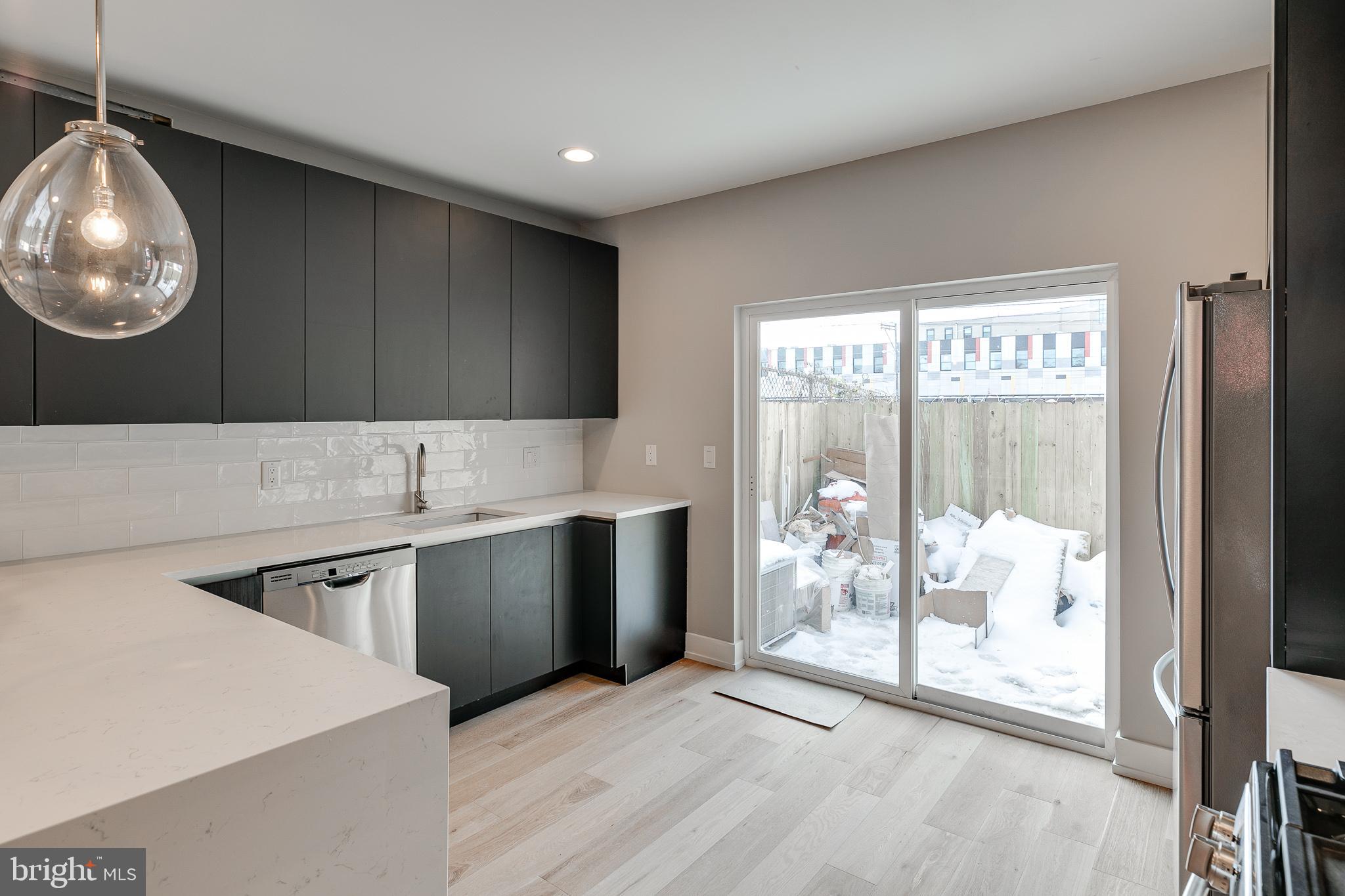 OLDE KENSINGTON - Residential Lease