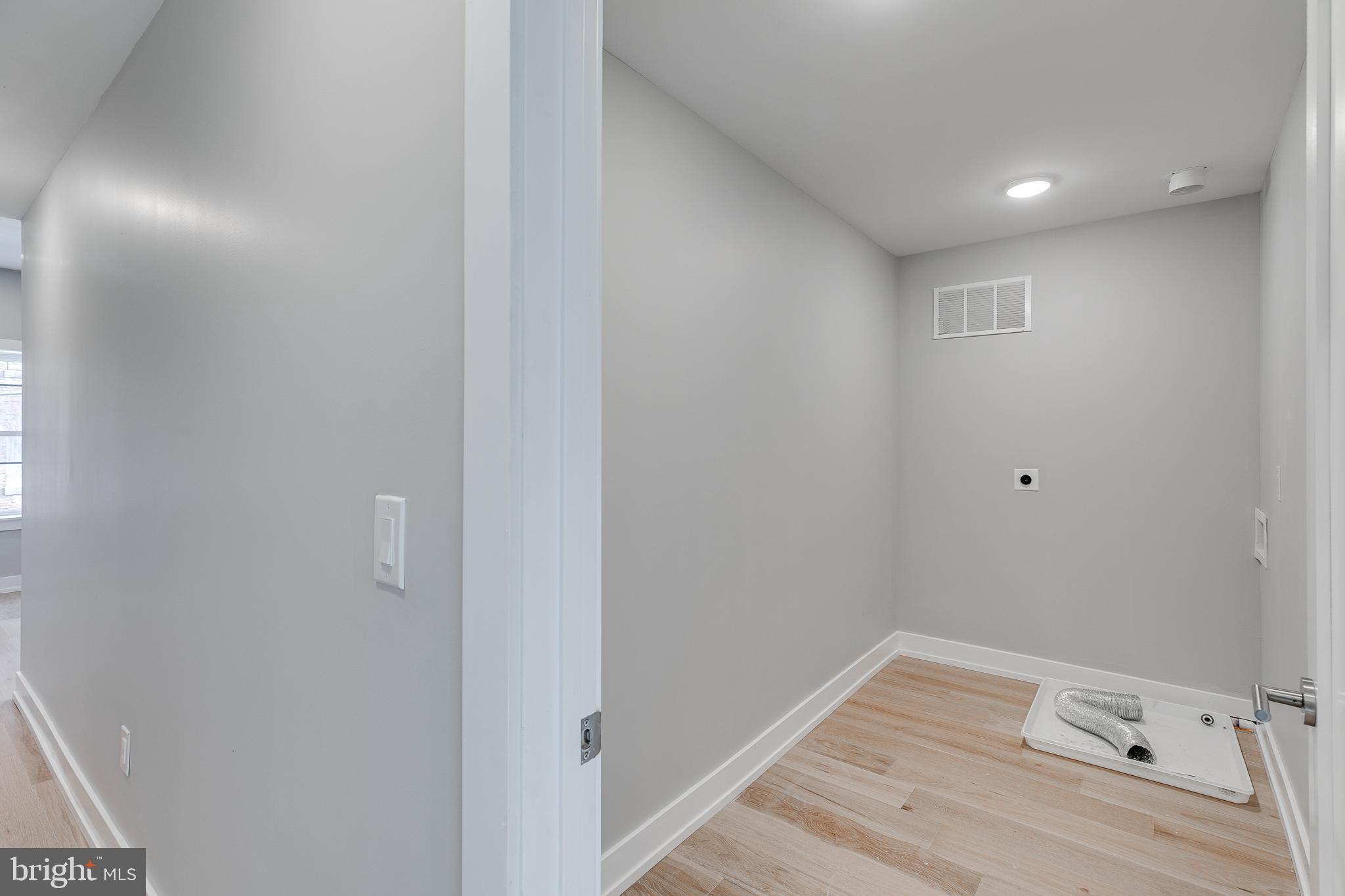 OLDE KENSINGTON - Residential Lease