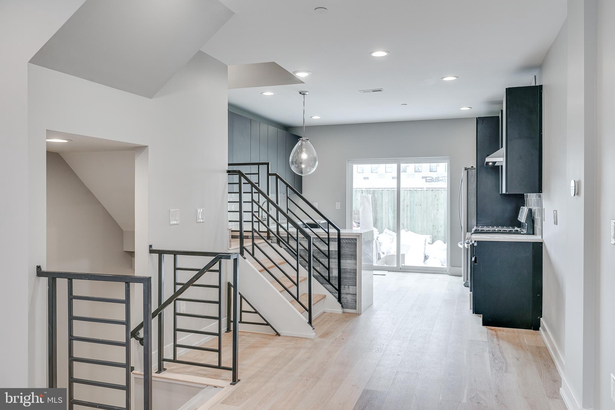 OLDE KENSINGTON - Residential Lease