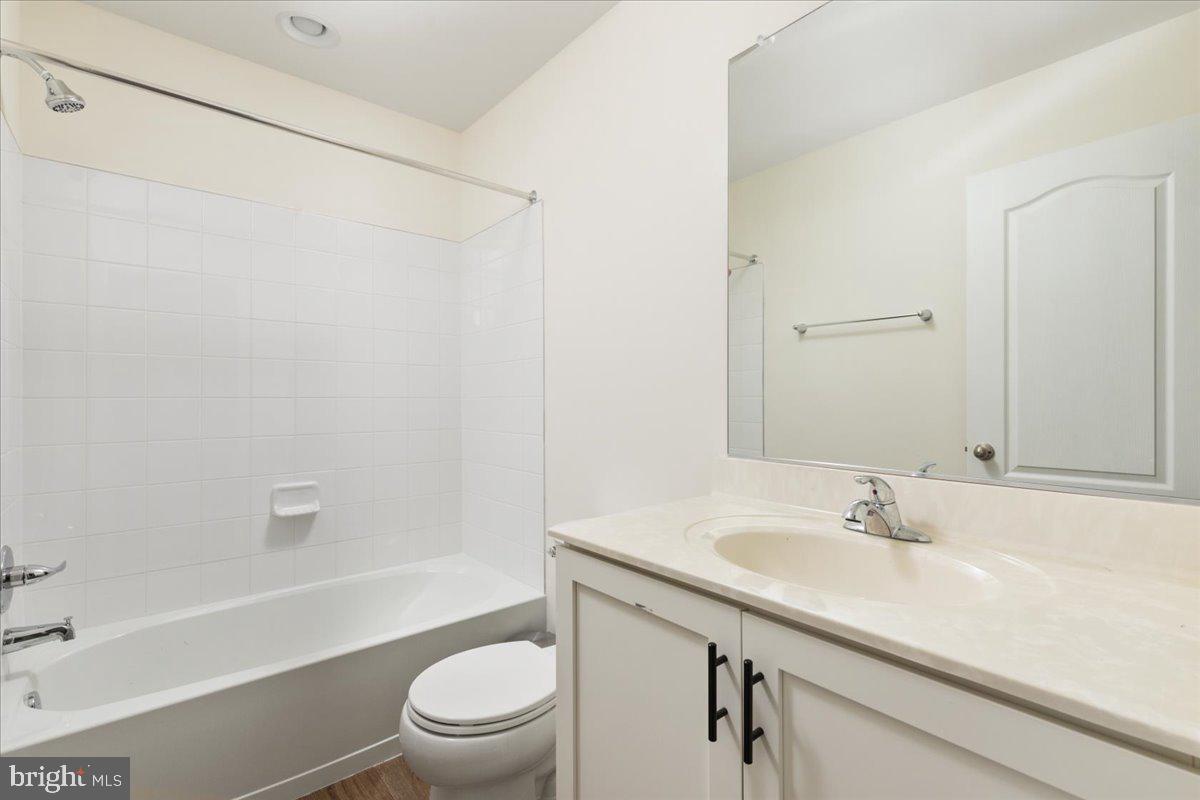 TOWNES AT TATE MANOR - Residential Lease