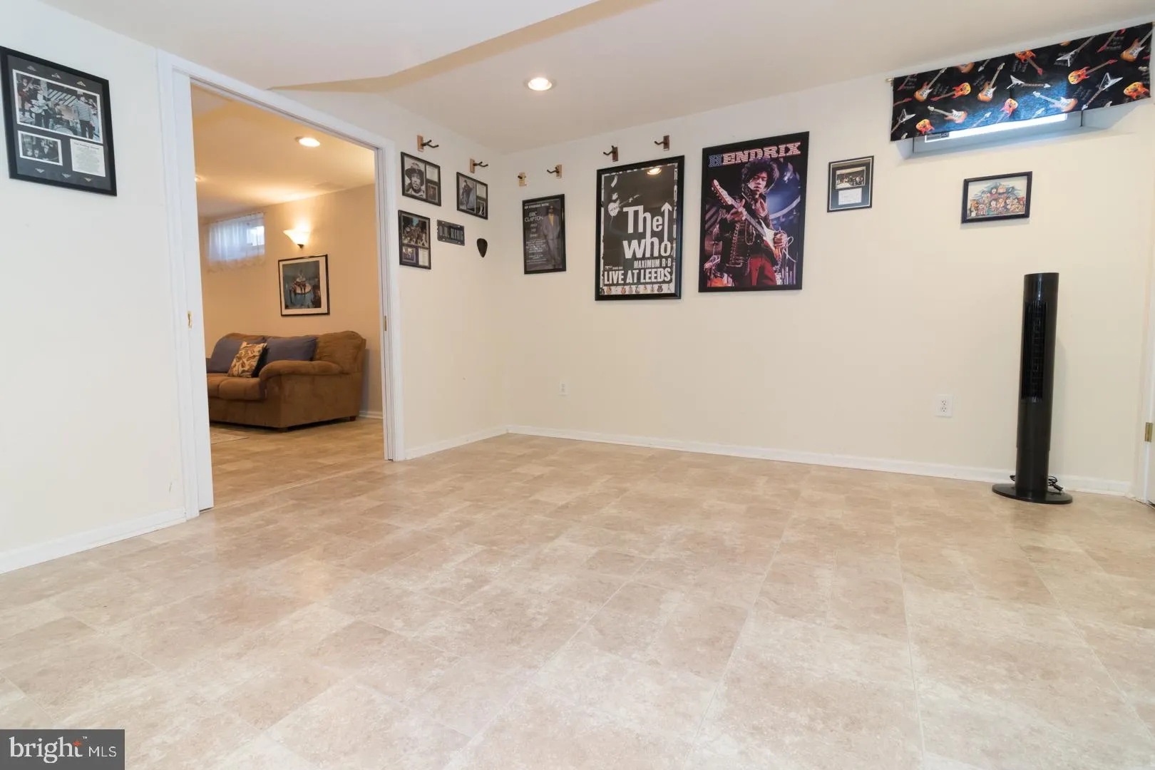 Hamilton, New Jersey 08690, United States, 4 Bedrooms Bedrooms, ,3 BathroomsBathrooms,Residential,Pending,26257