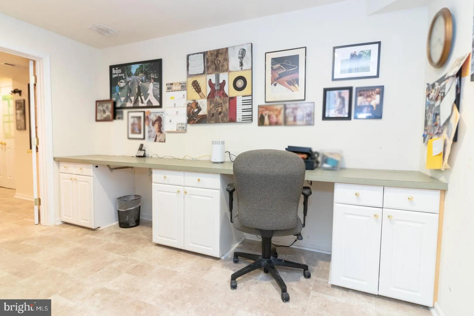 Hamilton, New Jersey 08690, United States, 4 Bedrooms Bedrooms, ,3 BathroomsBathrooms,Residential,Pending,26257