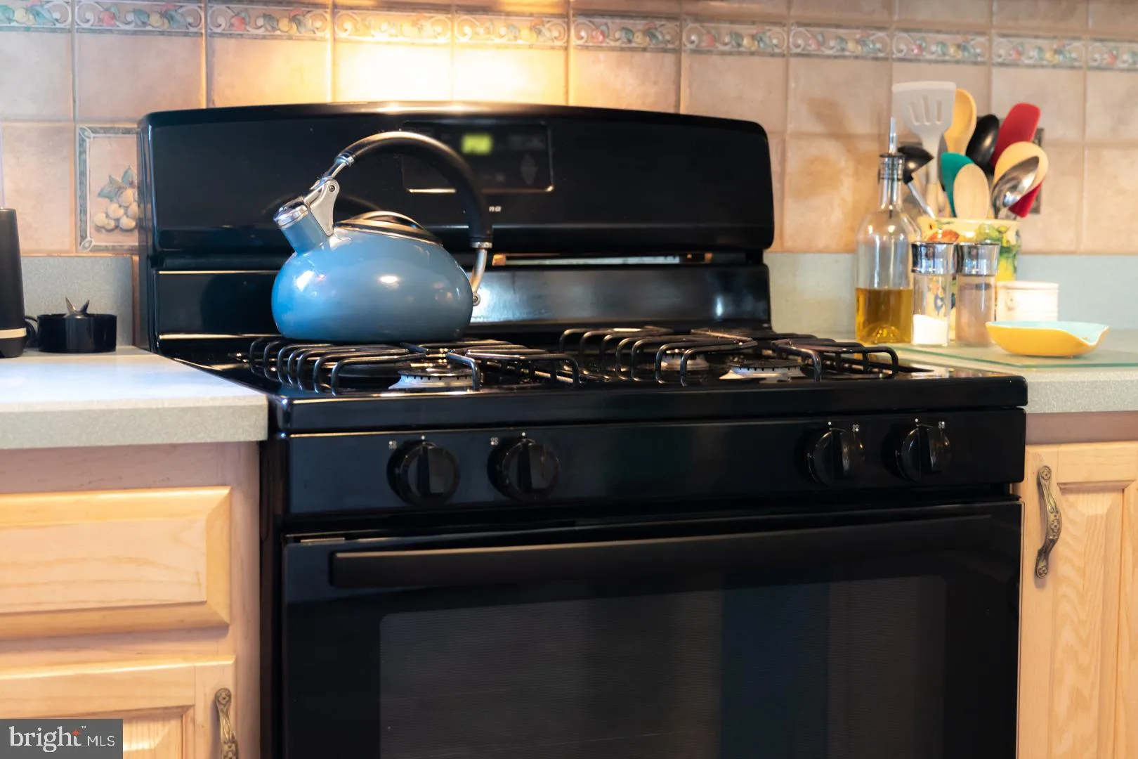 Hamilton, New Jersey 08690, United States, 4 Bedrooms Bedrooms, ,3 BathroomsBathrooms,Residential,Pending,26257