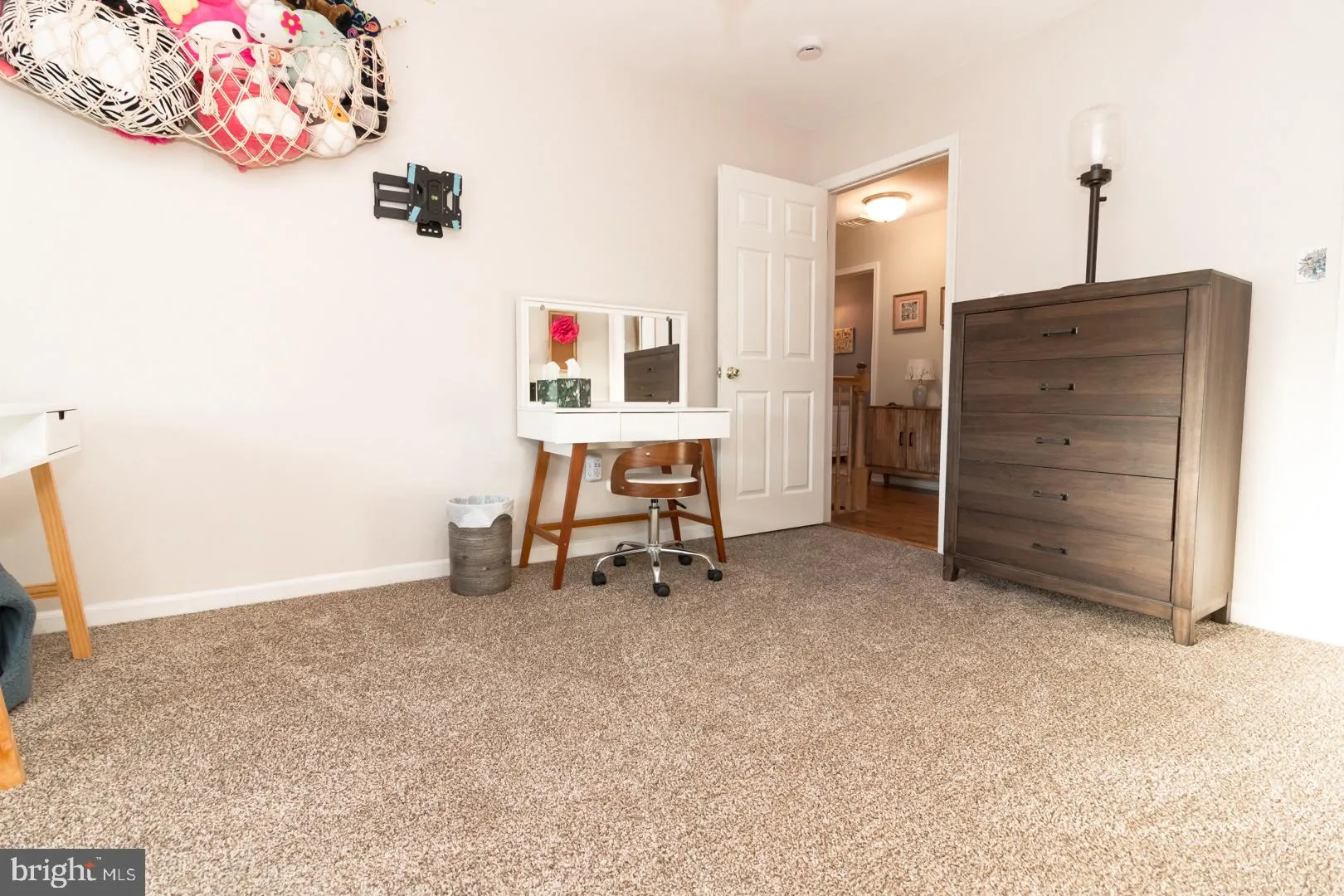 Hamilton, New Jersey 08690, United States, 4 Bedrooms Bedrooms, ,3 BathroomsBathrooms,Residential,Pending,26257