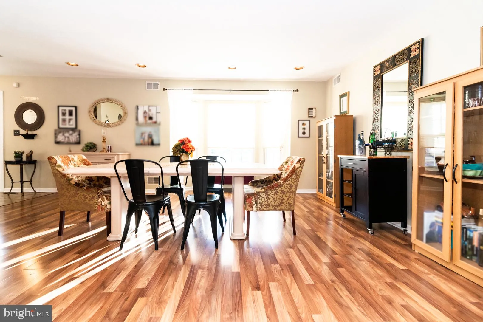 Hamilton, New Jersey 08690, United States, 4 Bedrooms Bedrooms, ,3 BathroomsBathrooms,Residential,Pending,26257