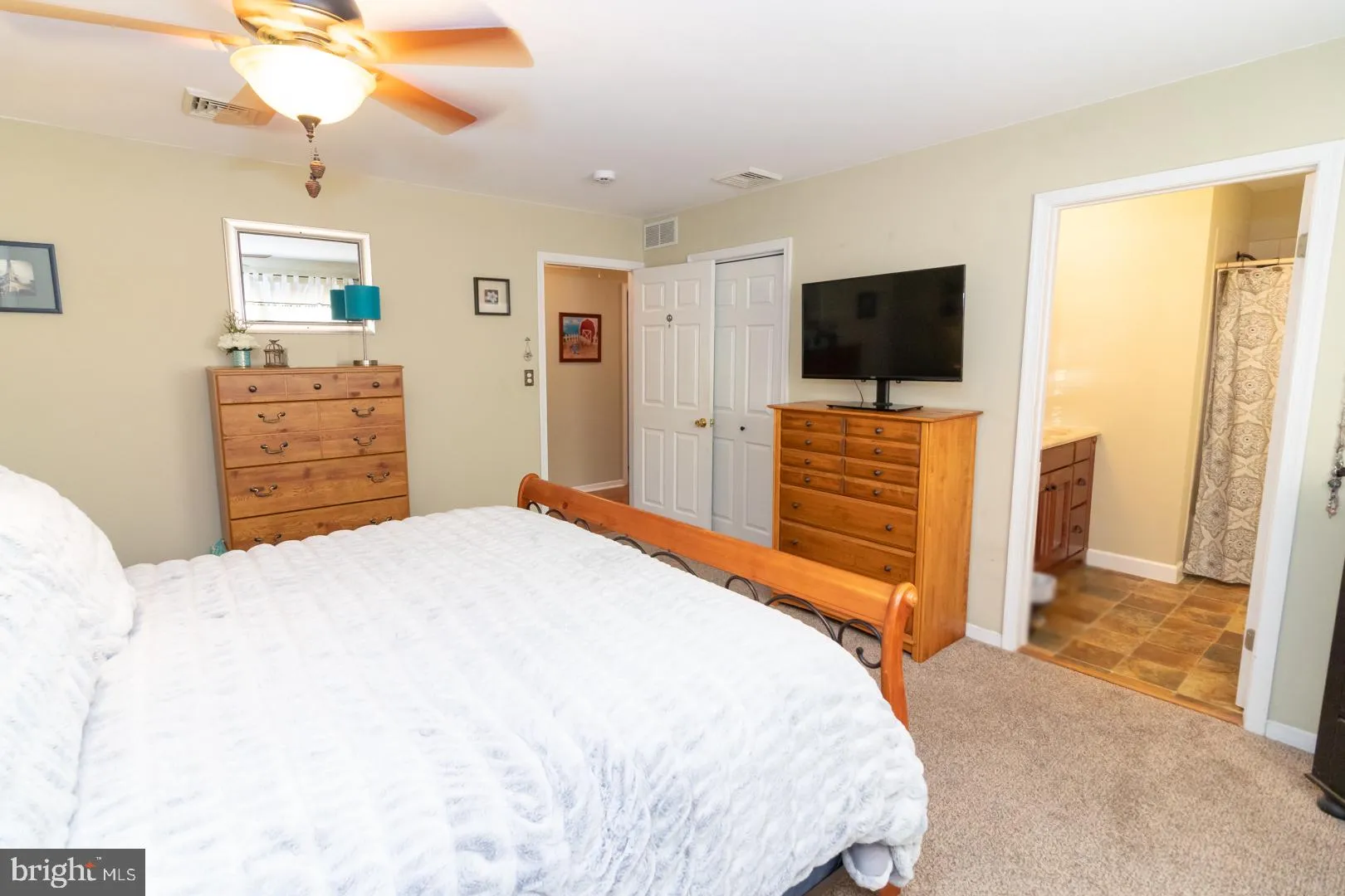 Hamilton, New Jersey 08690, United States, 4 Bedrooms Bedrooms, ,3 BathroomsBathrooms,Residential,Pending,26257