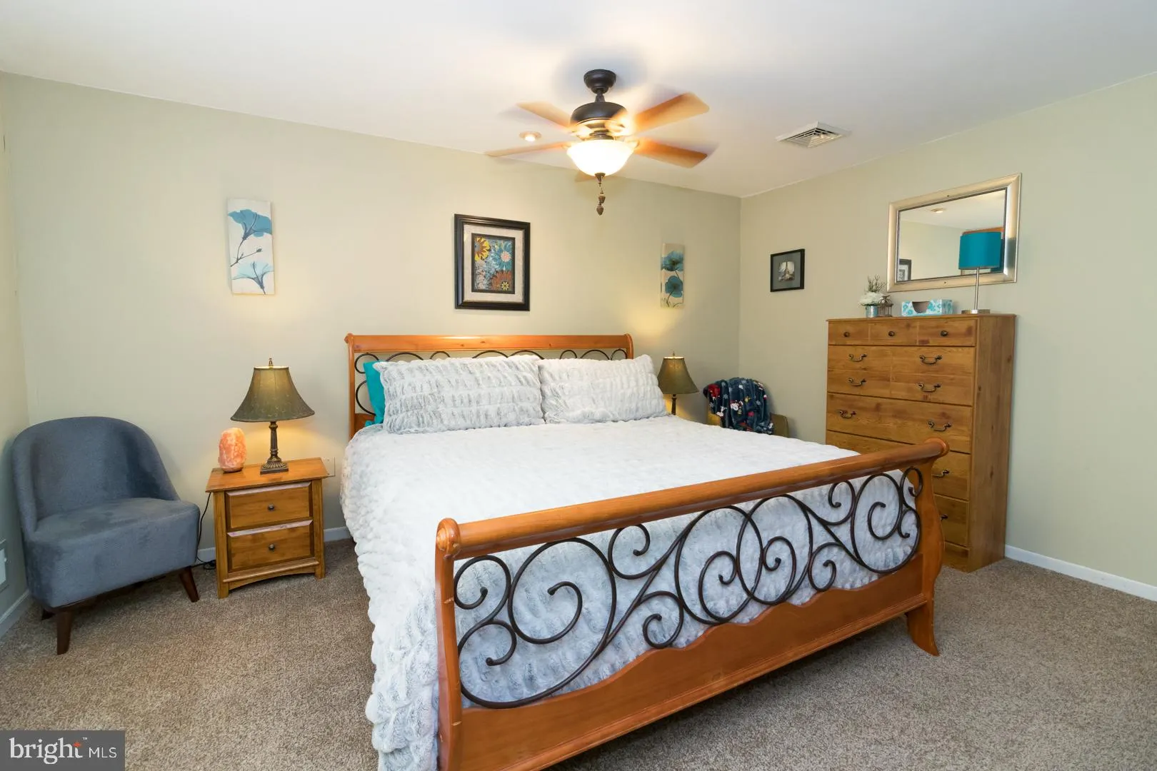 Hamilton, New Jersey 08690, United States, 4 Bedrooms Bedrooms, ,3 BathroomsBathrooms,Residential,Pending,26257