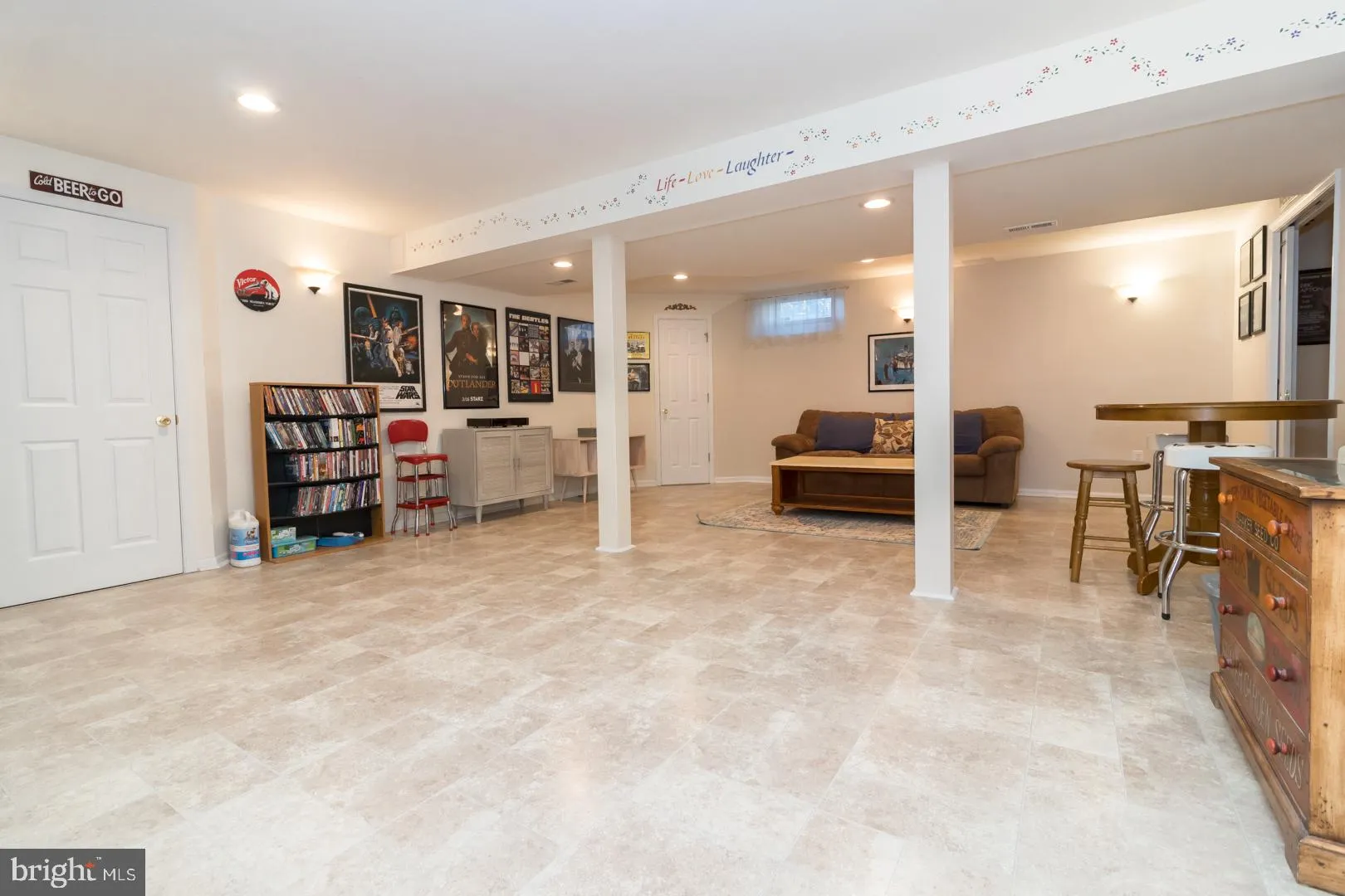 Hamilton, New Jersey 08690, United States, 4 Bedrooms Bedrooms, ,3 BathroomsBathrooms,Residential,Pending,26257