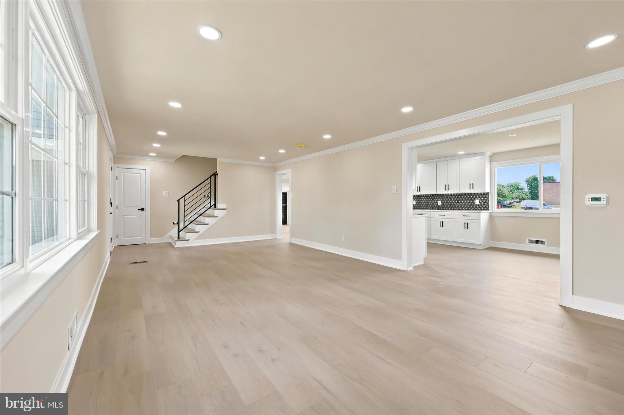 4 BELLOWS LANE