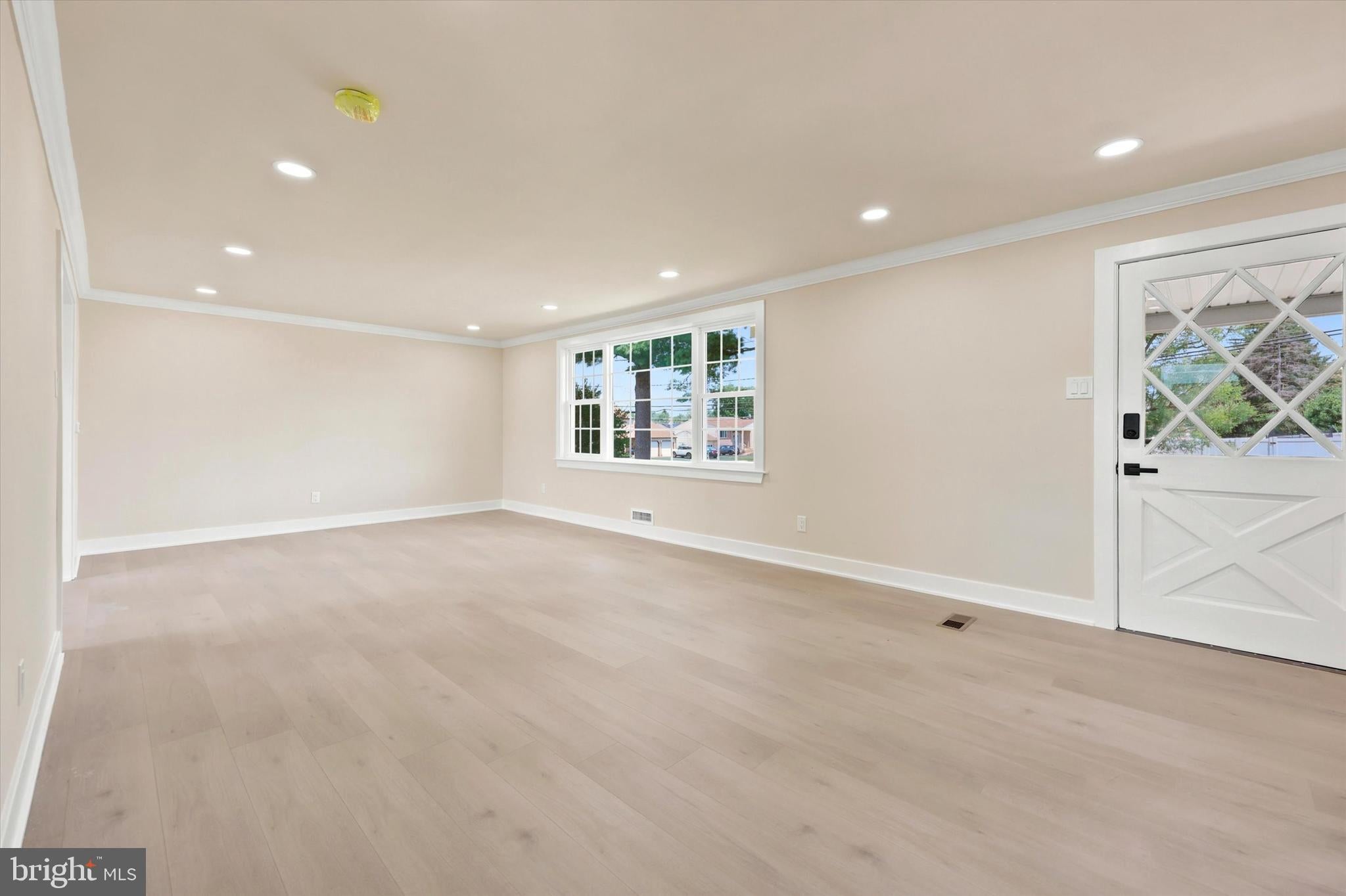 4 BELLOWS LANE