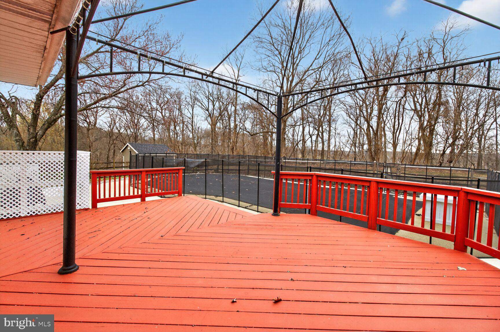 CLIPPER HILL ESTATES - Residential