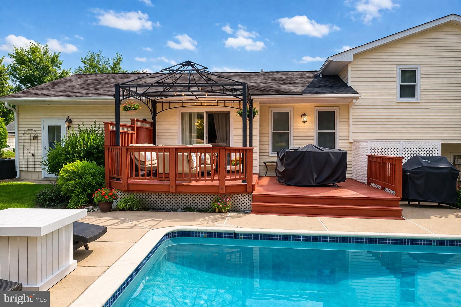 CLIPPER HILL ESTATES - Residential