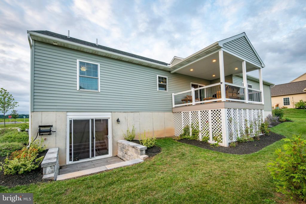 Photo of 125 Lindsey Lane, ELIZABETHTOWN, PA 17022 (MLS # PALA2074934)
