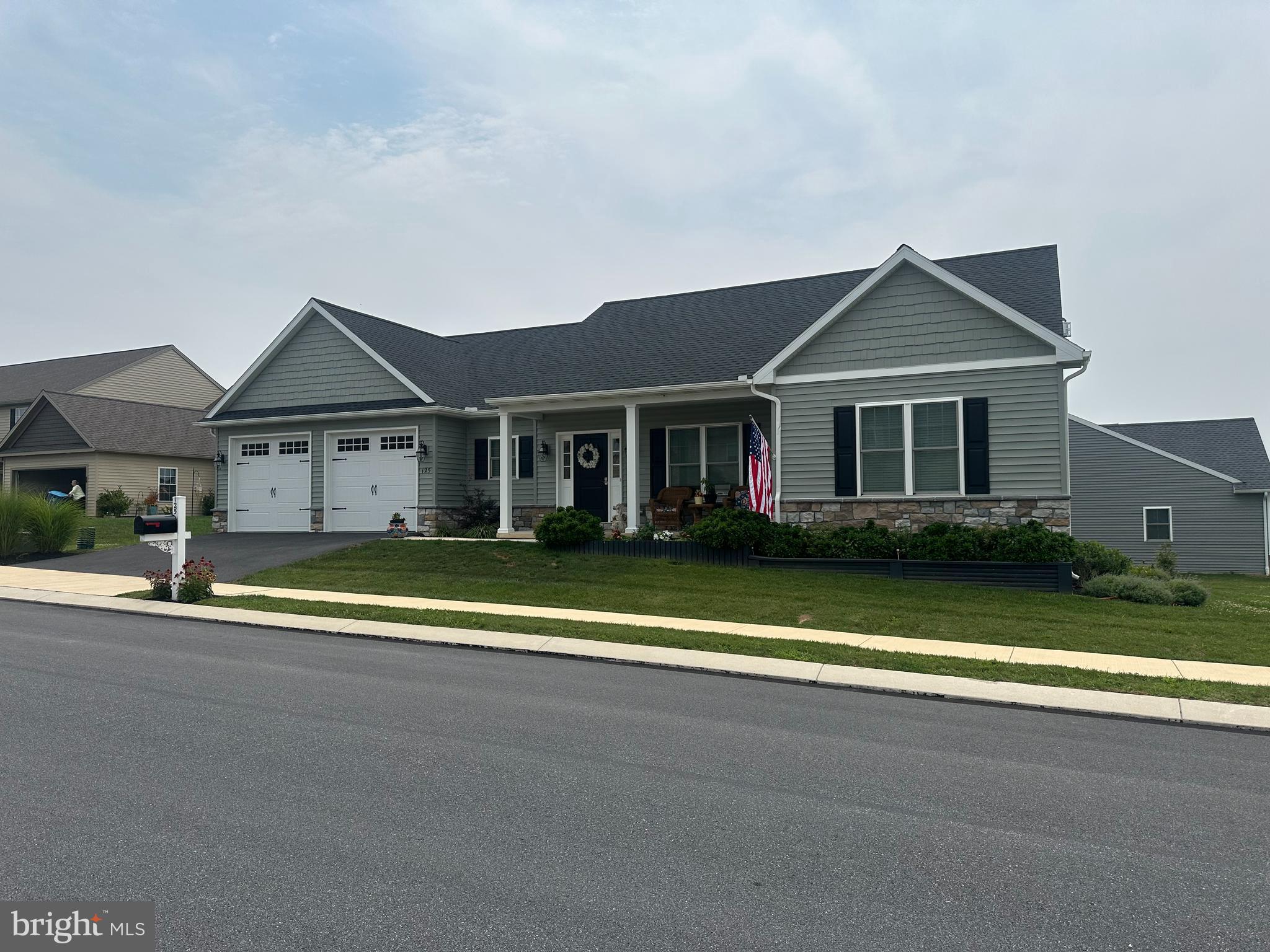 125 LINDSEY LANE