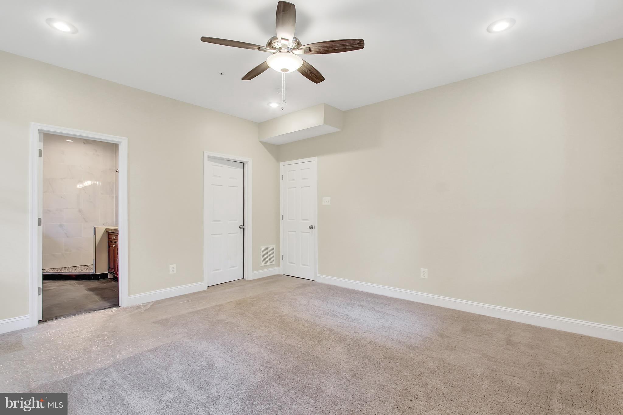 WOODSIDE - Residential