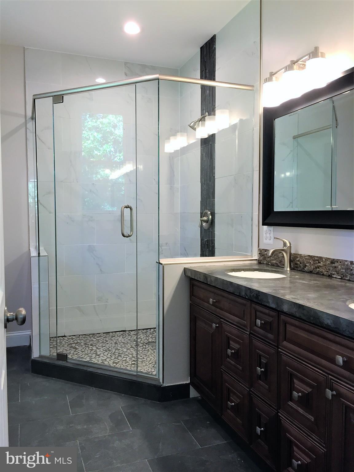 WOODSIDE - Residential