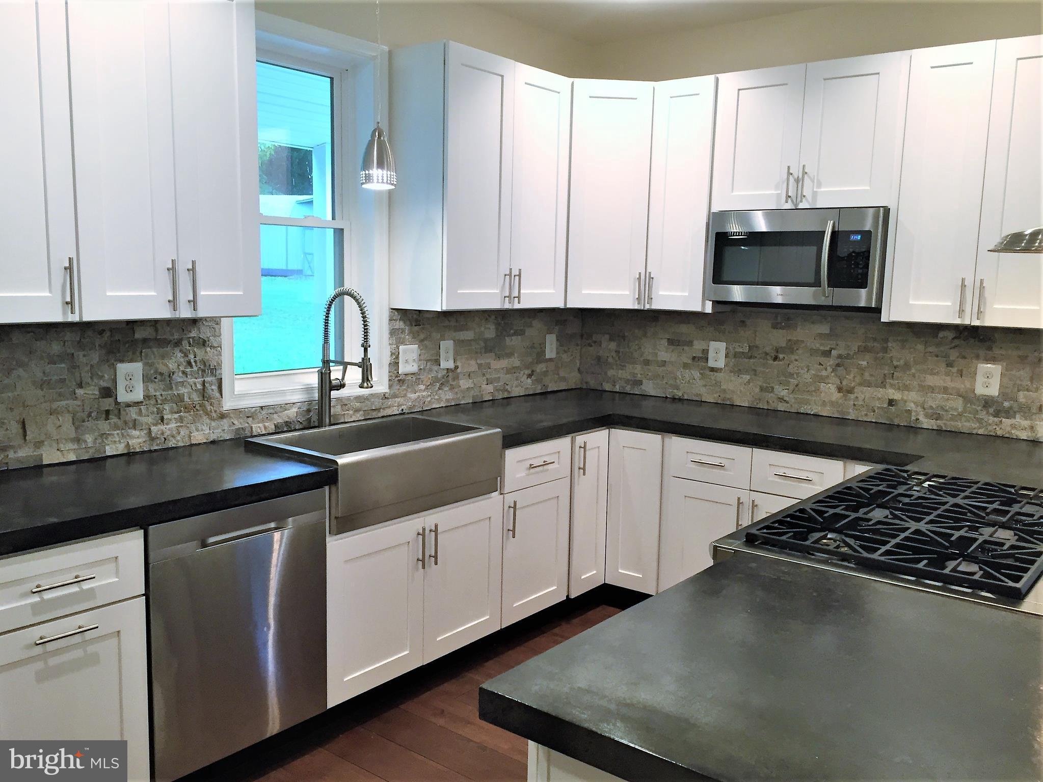 WOODSIDE - Residential