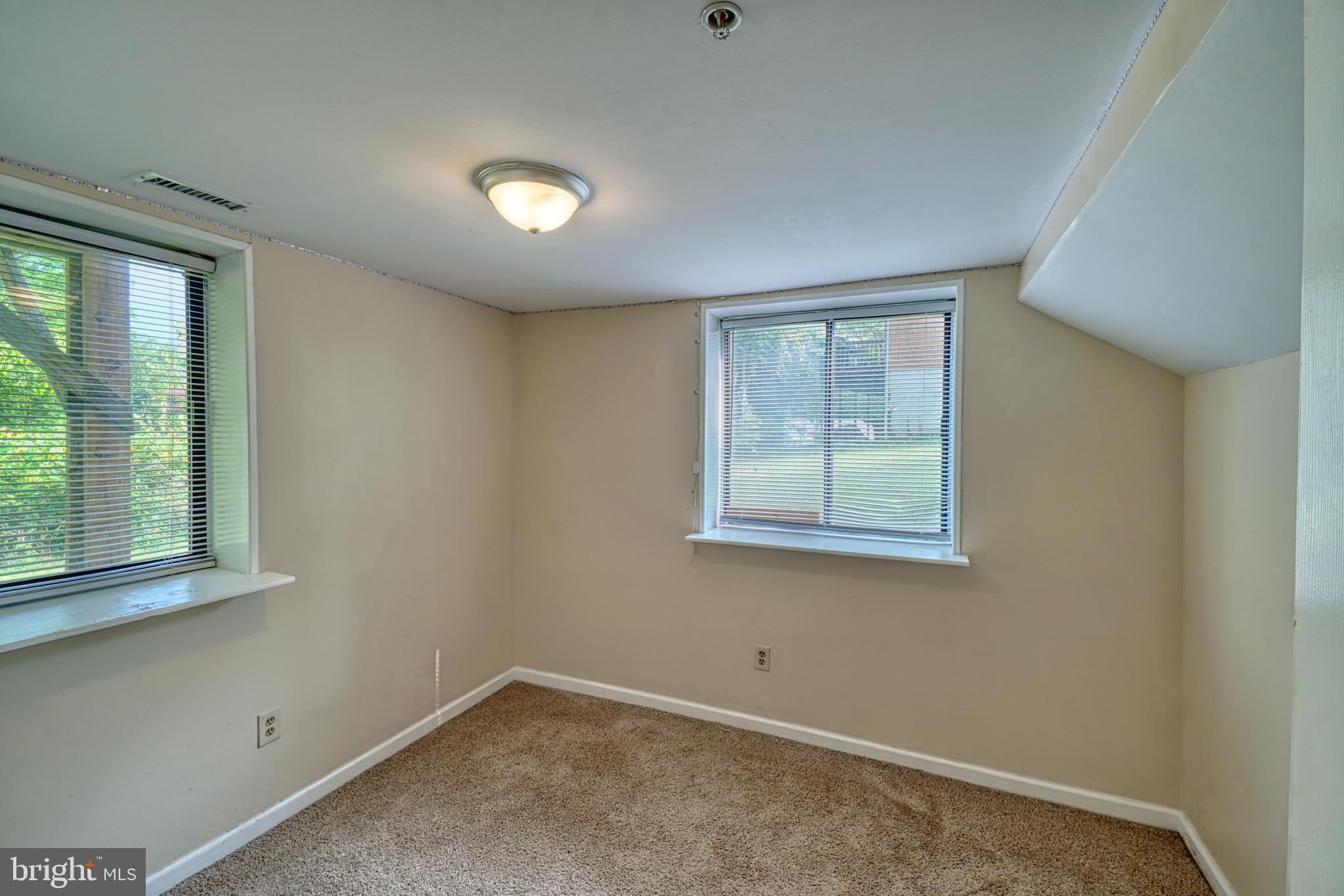 RUSSLERS ROOST - Residential