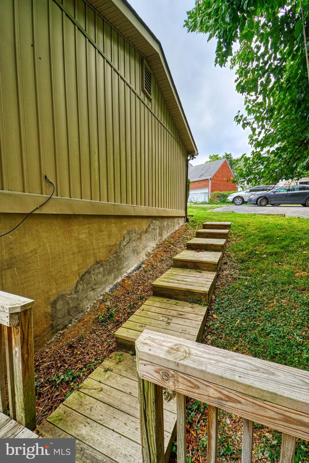 RUSSLERS ROOST - Residential