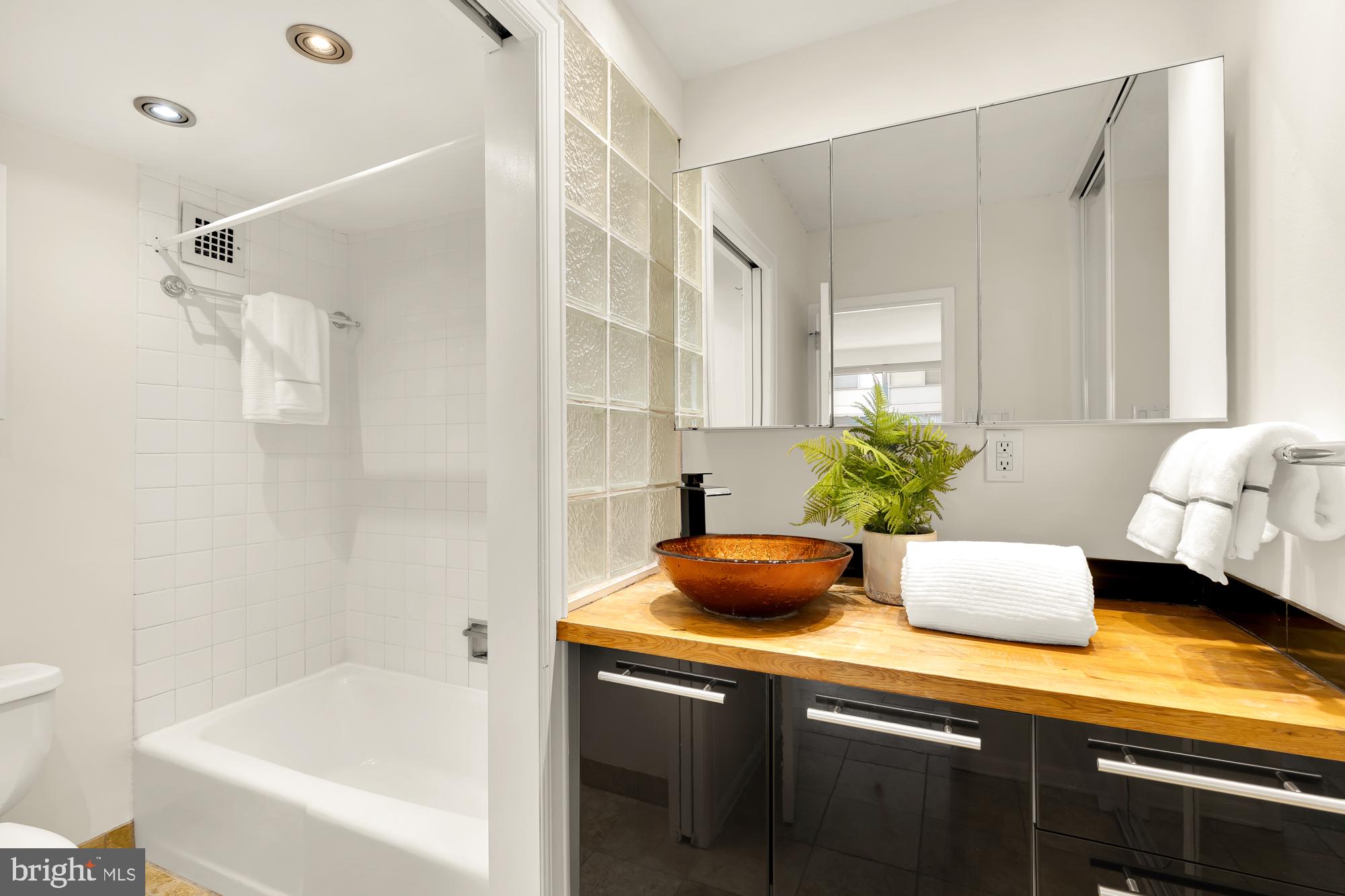 CHEVY CHASE VILLAGE - Residential