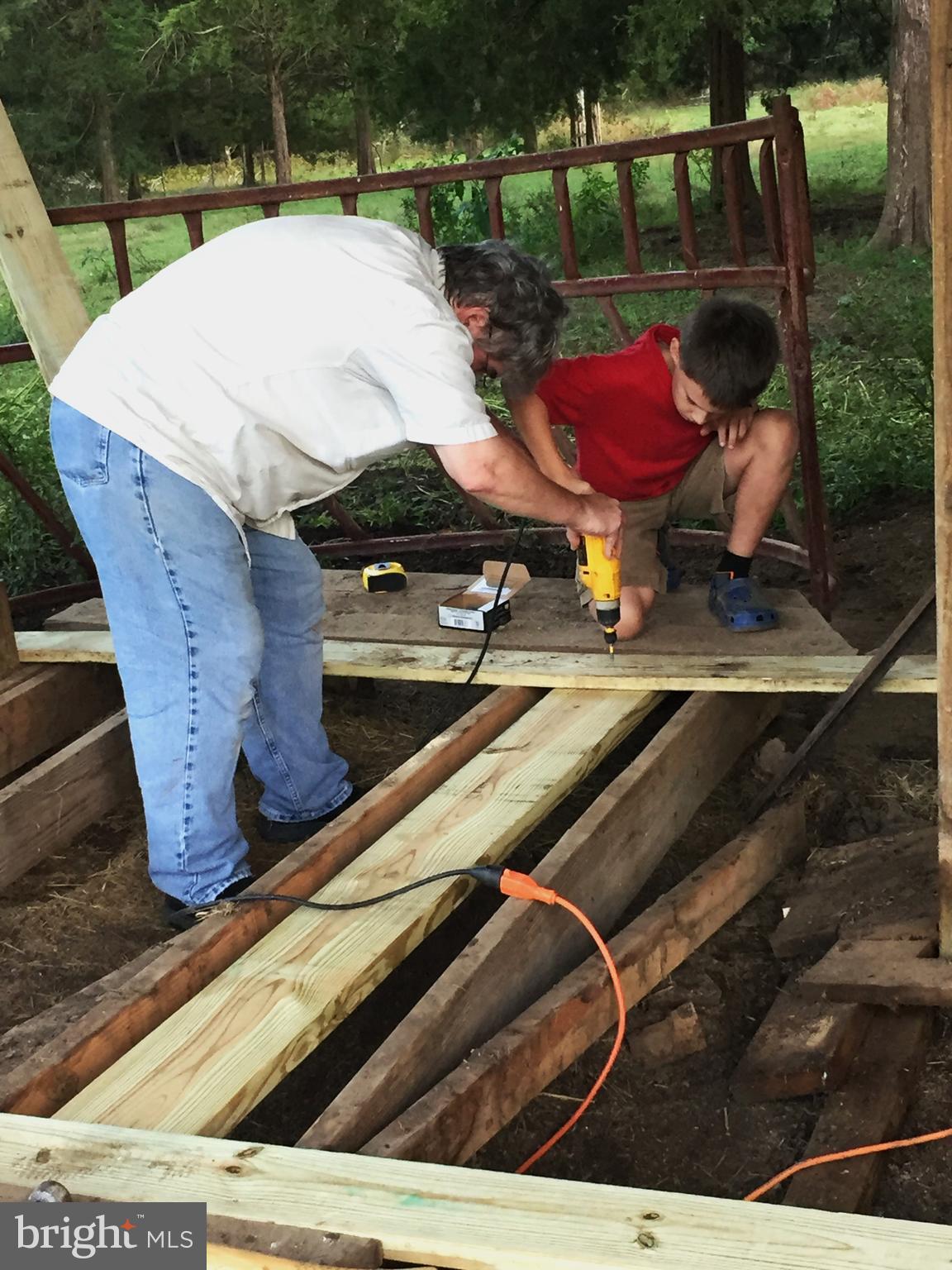 GOLDEN HILL ESTS - Residential