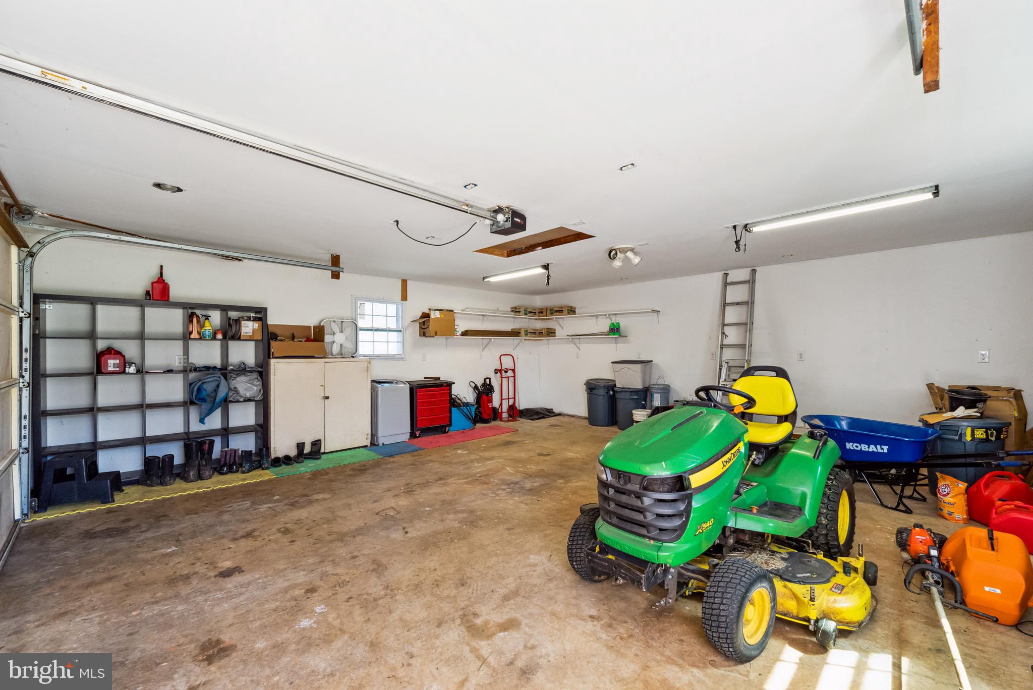 GOLDEN HILL ESTS - Residential