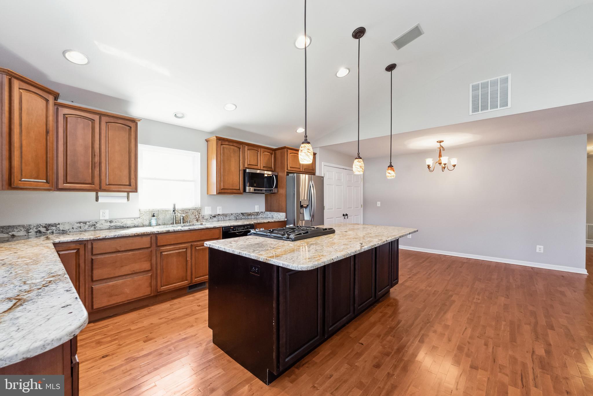 GOLDEN HILL ESTS - Residential