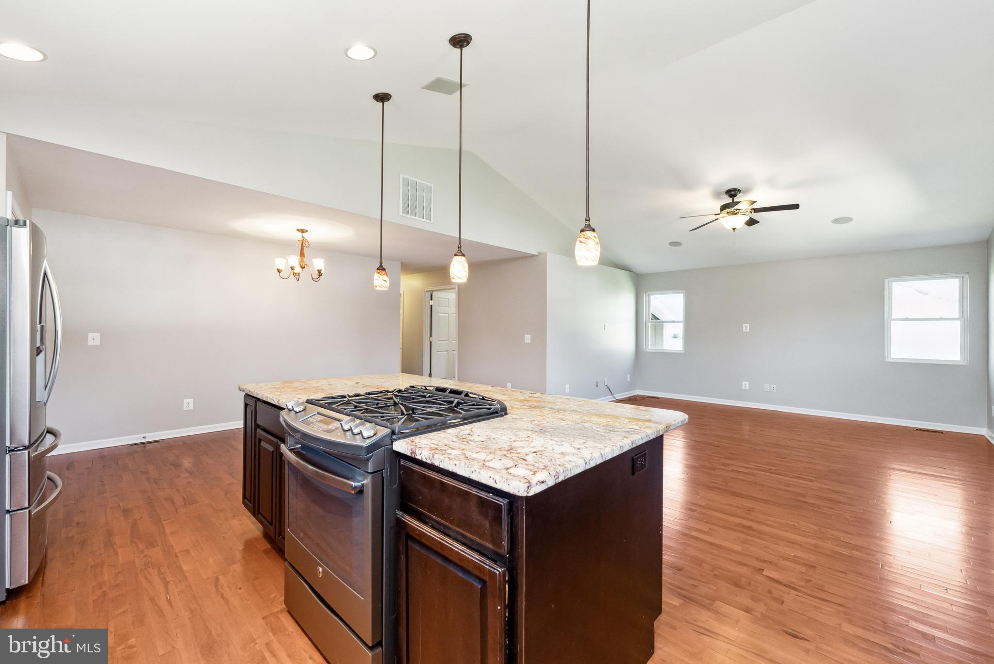 GOLDEN HILL ESTS - Residential