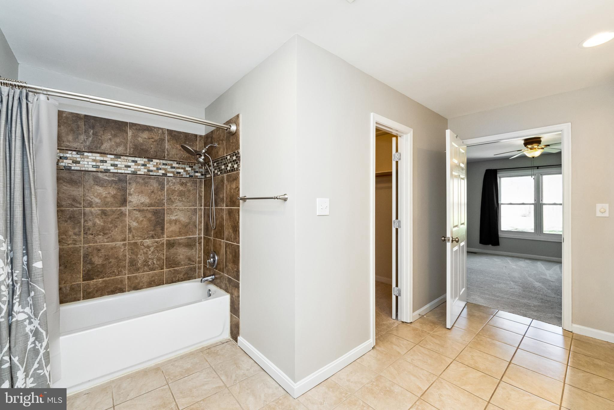 GOLDEN HILL ESTS - Residential