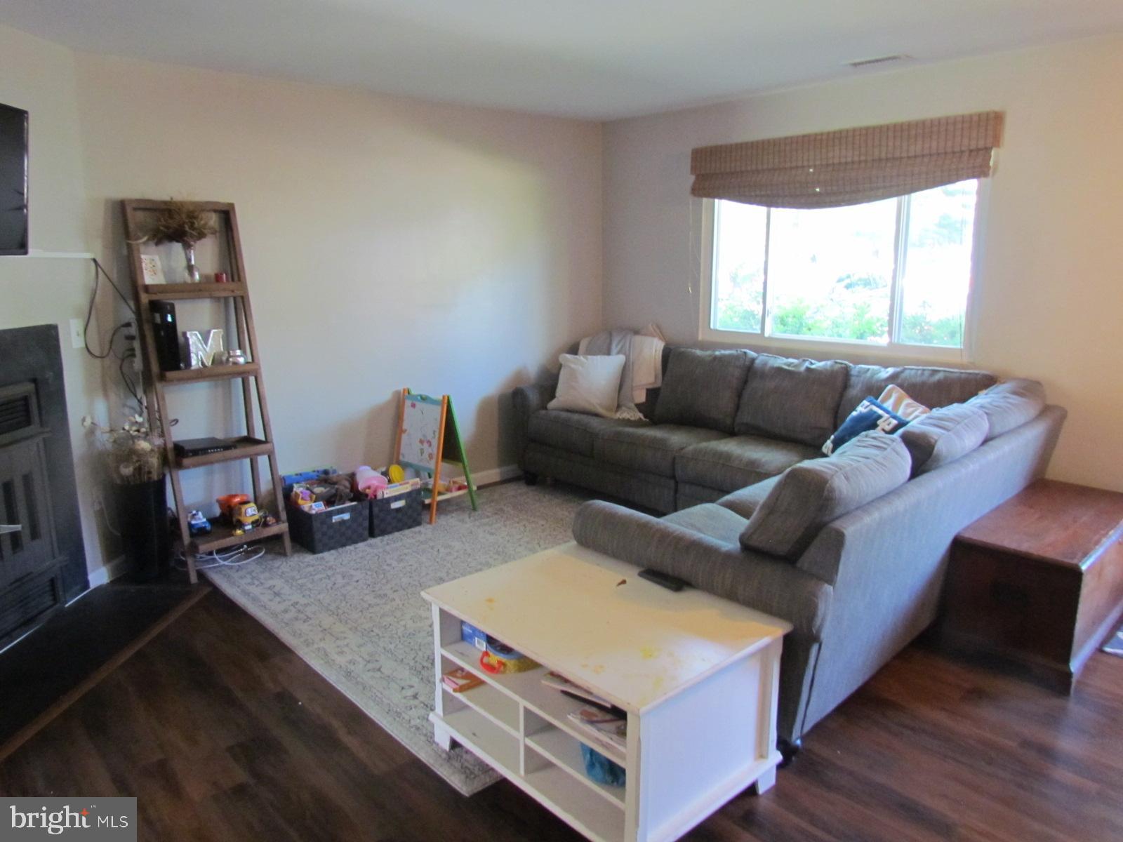 WHISPERING WOODS - Residential