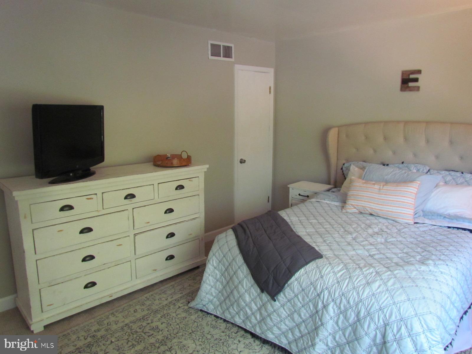 WHISPERING WOODS - Residential