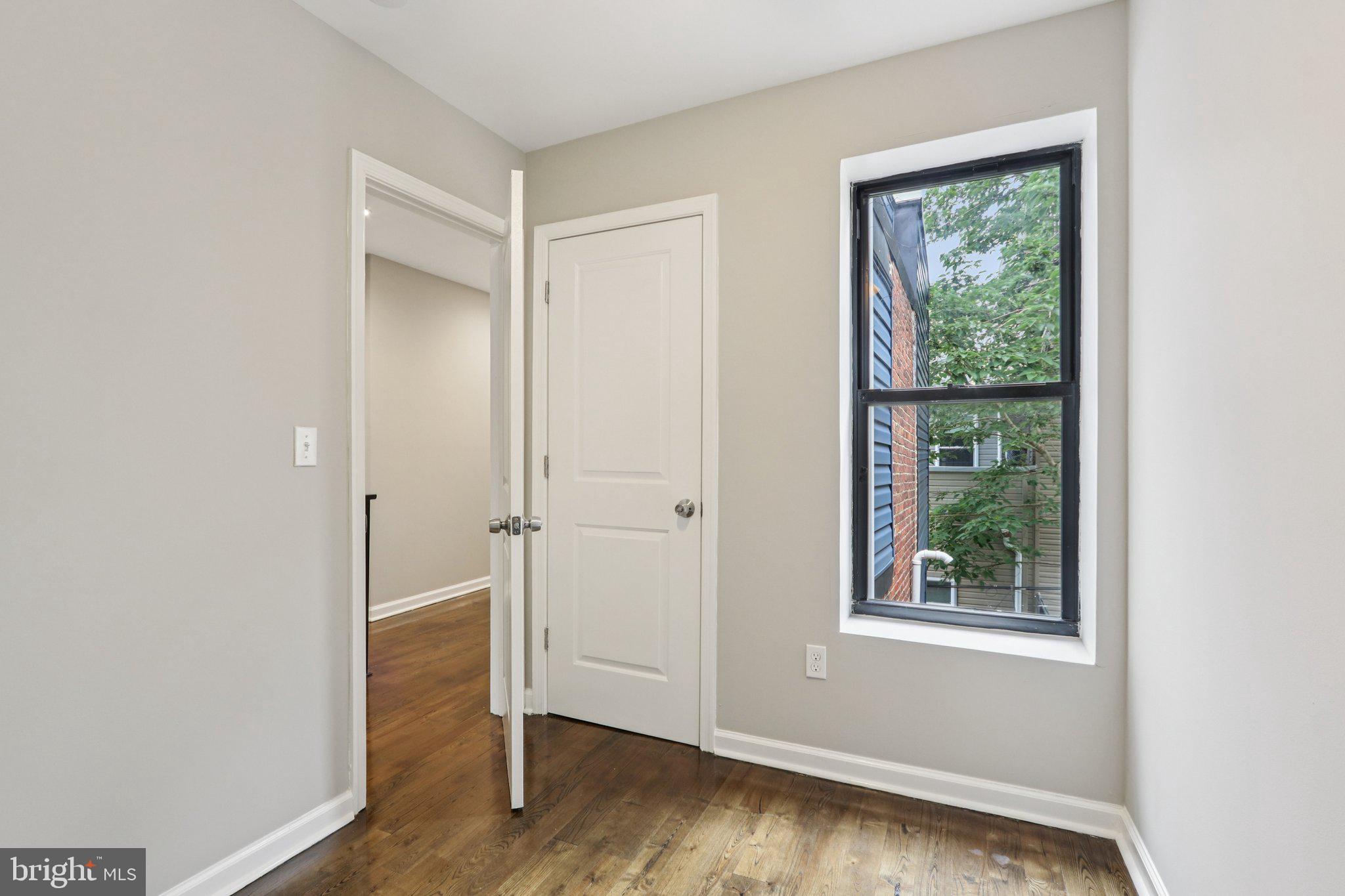 POINT BREEZE - Residential