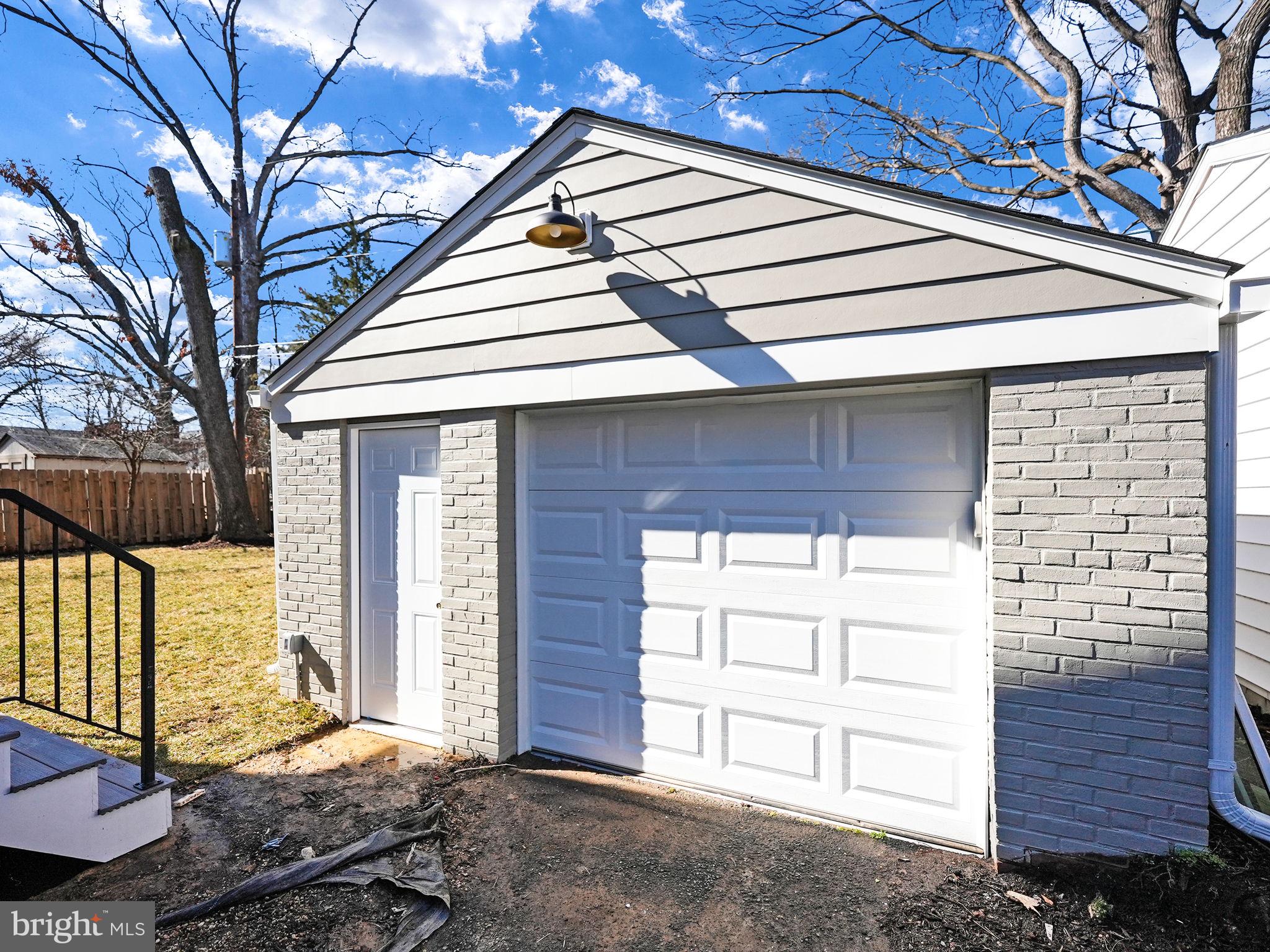 ARLINGTON FOREST - Residential