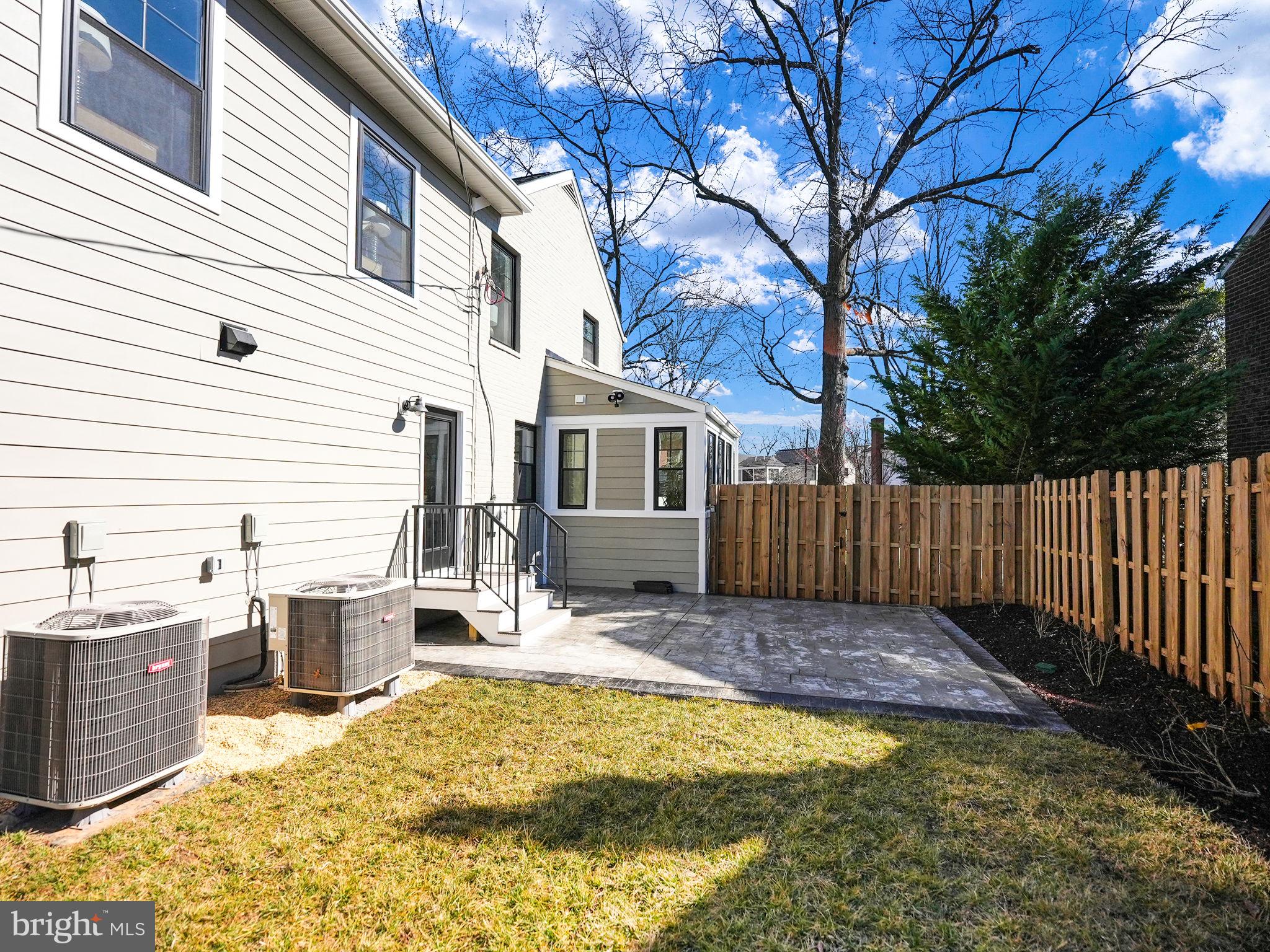 ARLINGTON FOREST - Residential