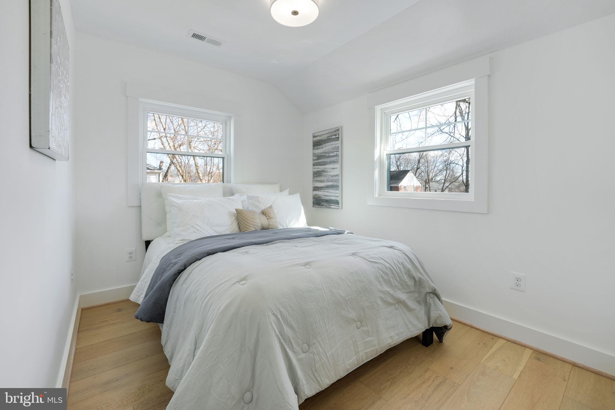 ARLINGTON FOREST - Residential