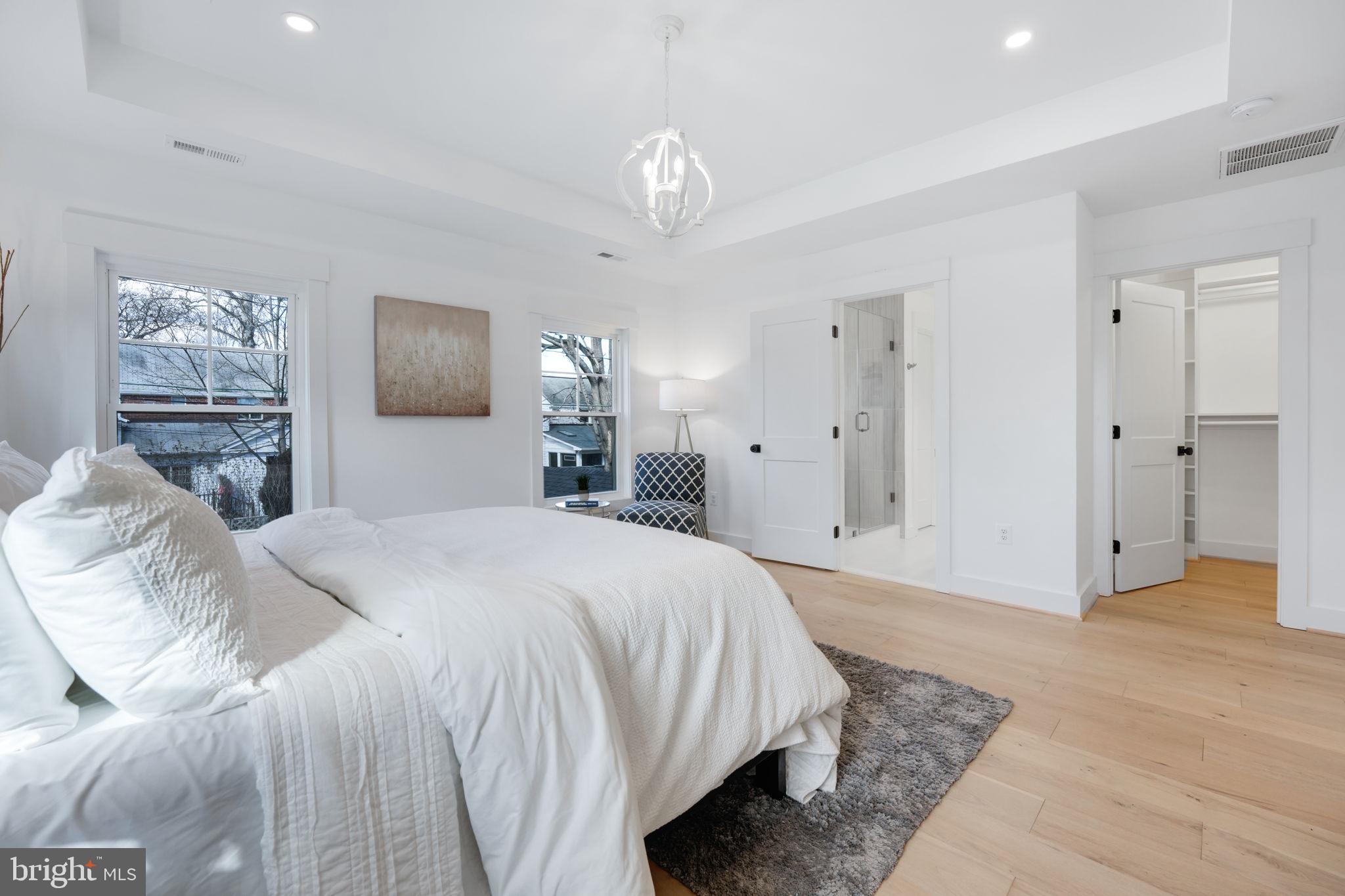 ARLINGTON FOREST - Residential