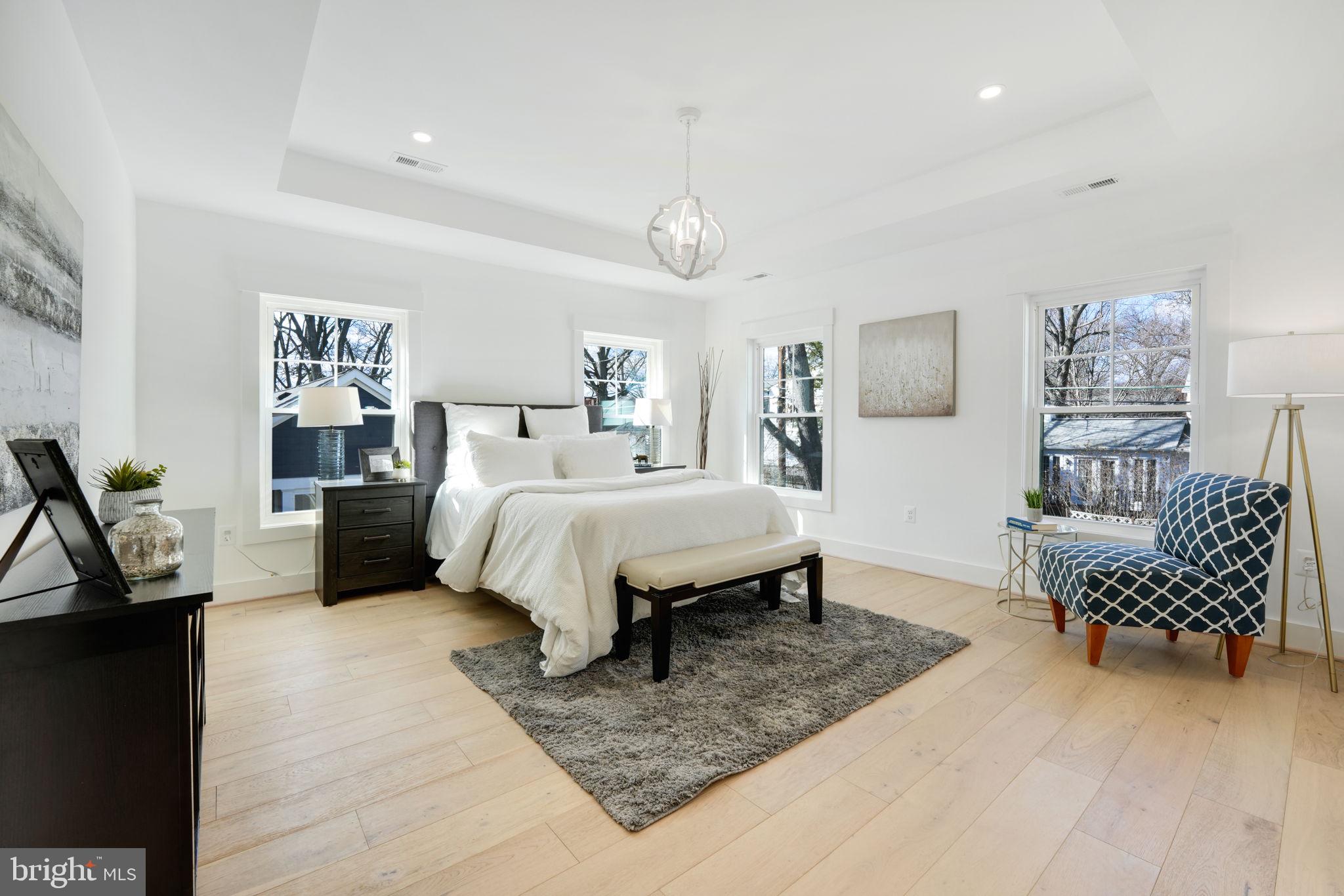 ARLINGTON FOREST - Residential