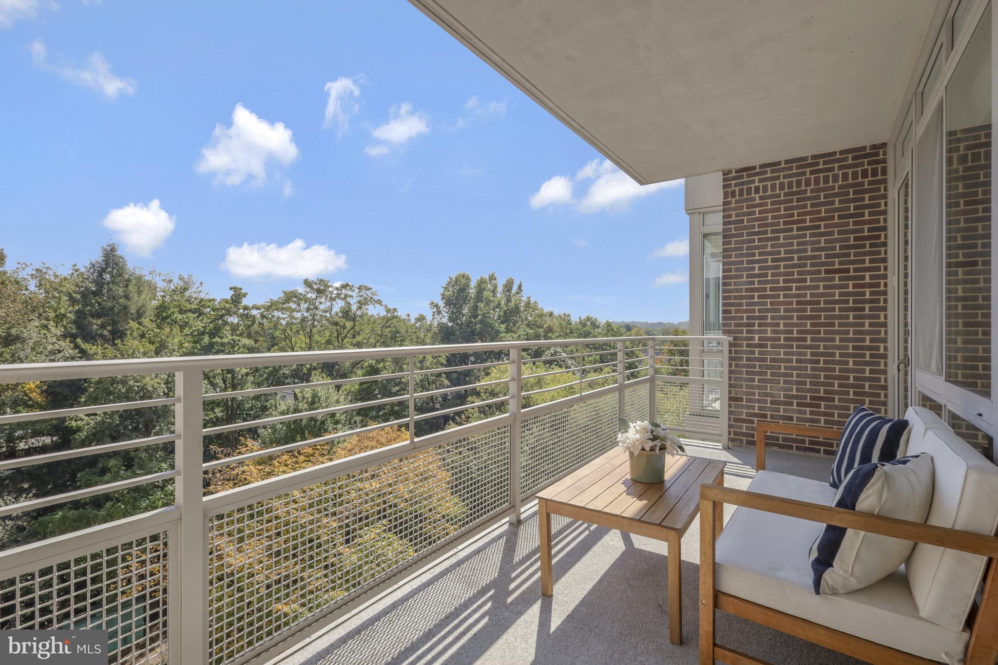 THE BYRON - Residential