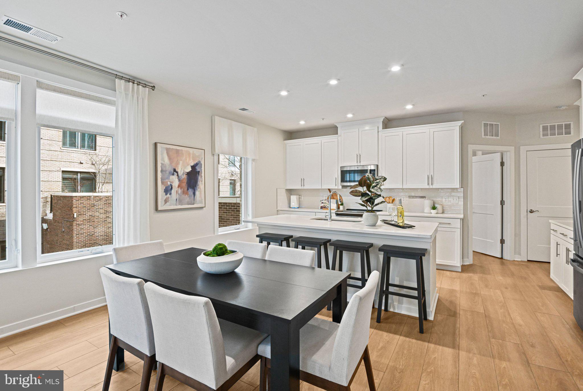 TALL OAKS - Residential