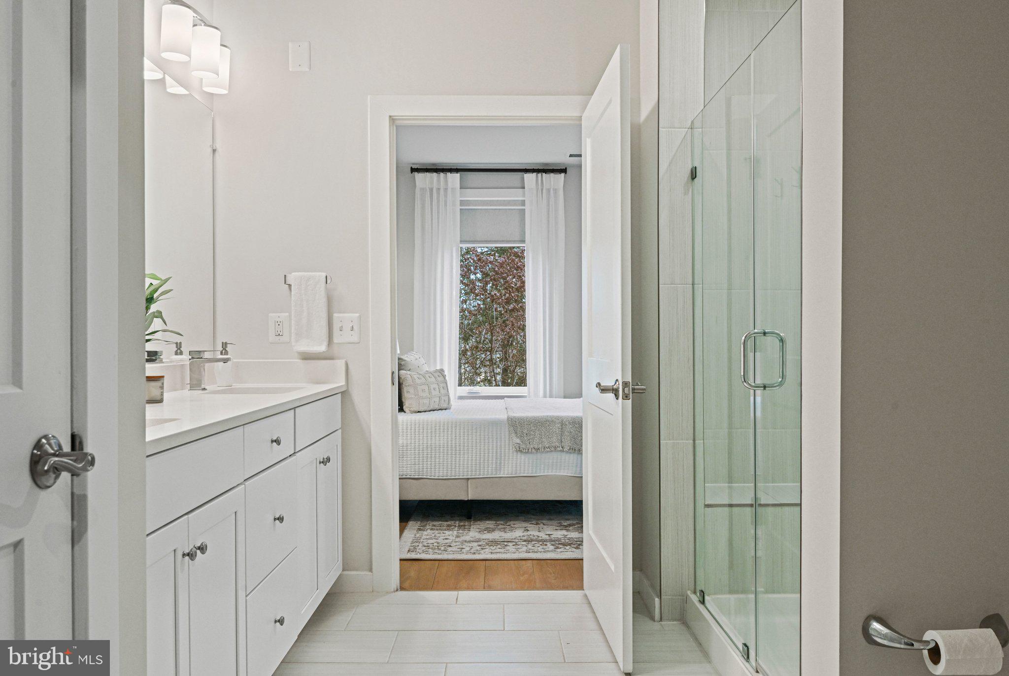 TALL OAKS - Residential