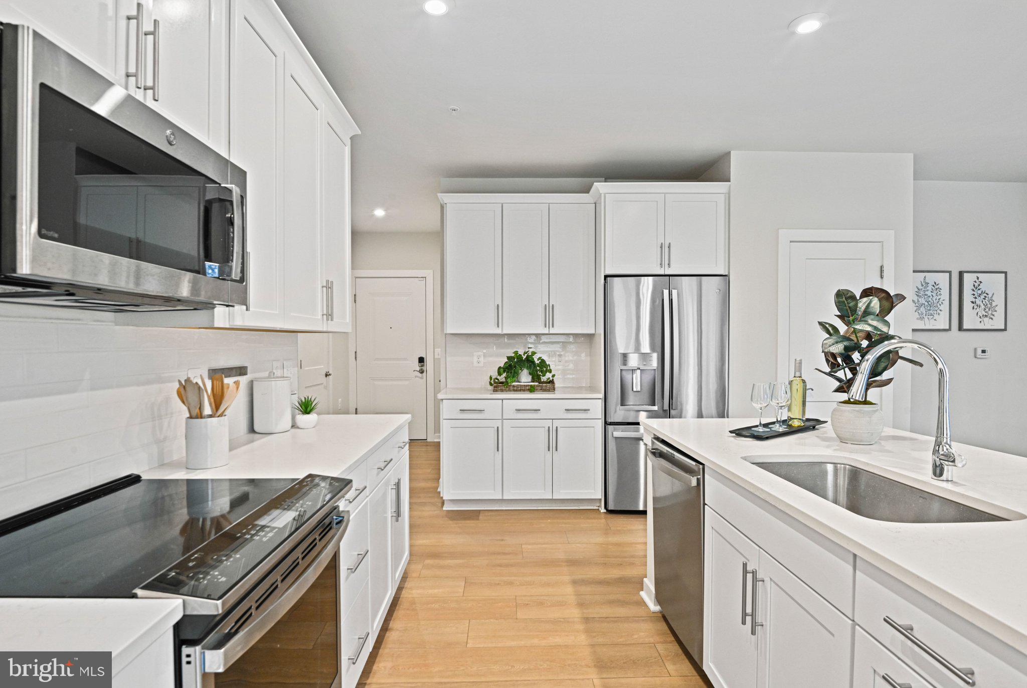 TALL OAKS - Residential